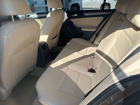 Used 2014 Volkswagen Jetta TDI image 11
