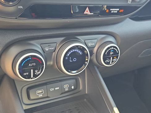 New 2026 Hyundai Venue SEL FWD image 32