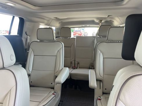 Used 2024 GMC Yukon XL Denali AWD/4WD image 7