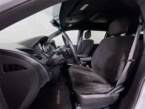 Used 2014 Dodge Grand Caravan SE image 23
