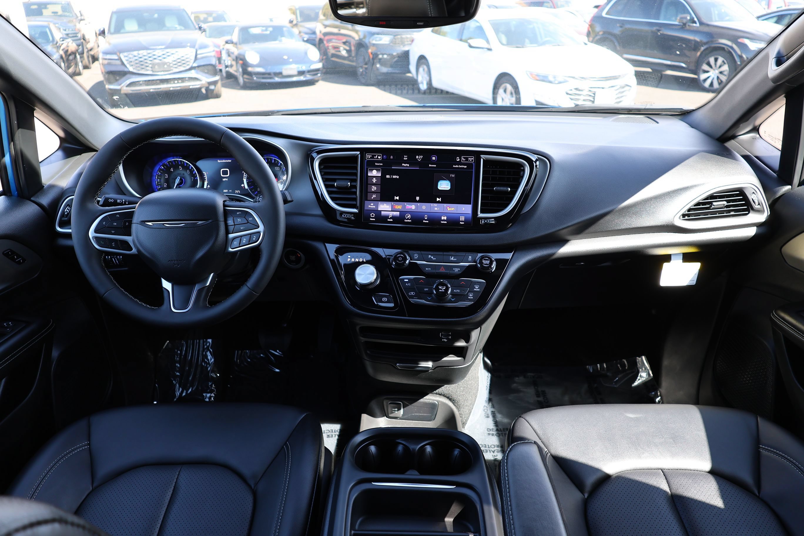 Used 2027 Chrysler Pacifica Select FWD image 23