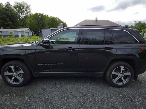 New 2024 Jeep Grand Cherokee Limited 4xe w/ Luxury Tech Group II image 5