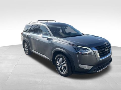 Certified 2024 Nissan Pathfinder SL AWD/4WD image 3