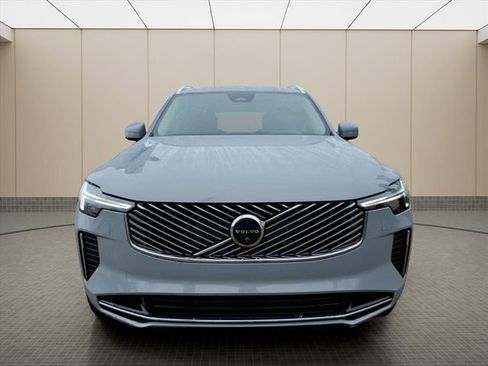 New 2026 Volvo XC90 B6 Plus w/ Protection Package Premier image 4