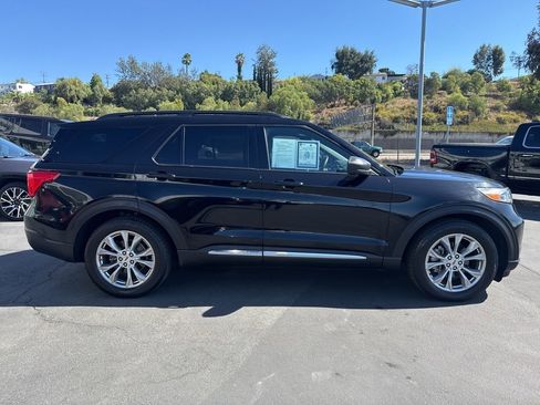 Used 2020 Ford Explorer XLT w/ Equipment Group 202A image 9