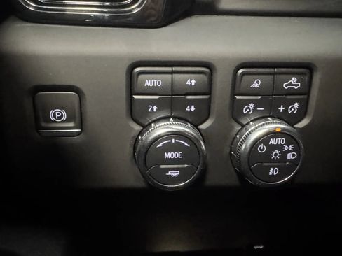 Used 2023 GMC Sierra 1500 AT4 w/ AT4 Premium Package AWD/4WD image 35