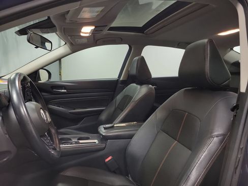 Used 2020 Nissan Altima 2.5 SR w/ Premium Package FWD image 16