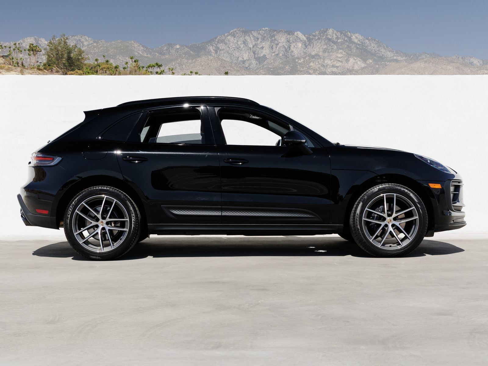 Used 2026 Porsche Macan AWD/4WD image 8