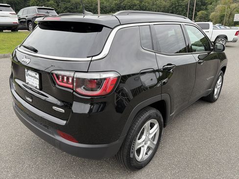 Certified 2023 Jeep Compass Latitude w/ Convenience Group AWD/4WD image 5