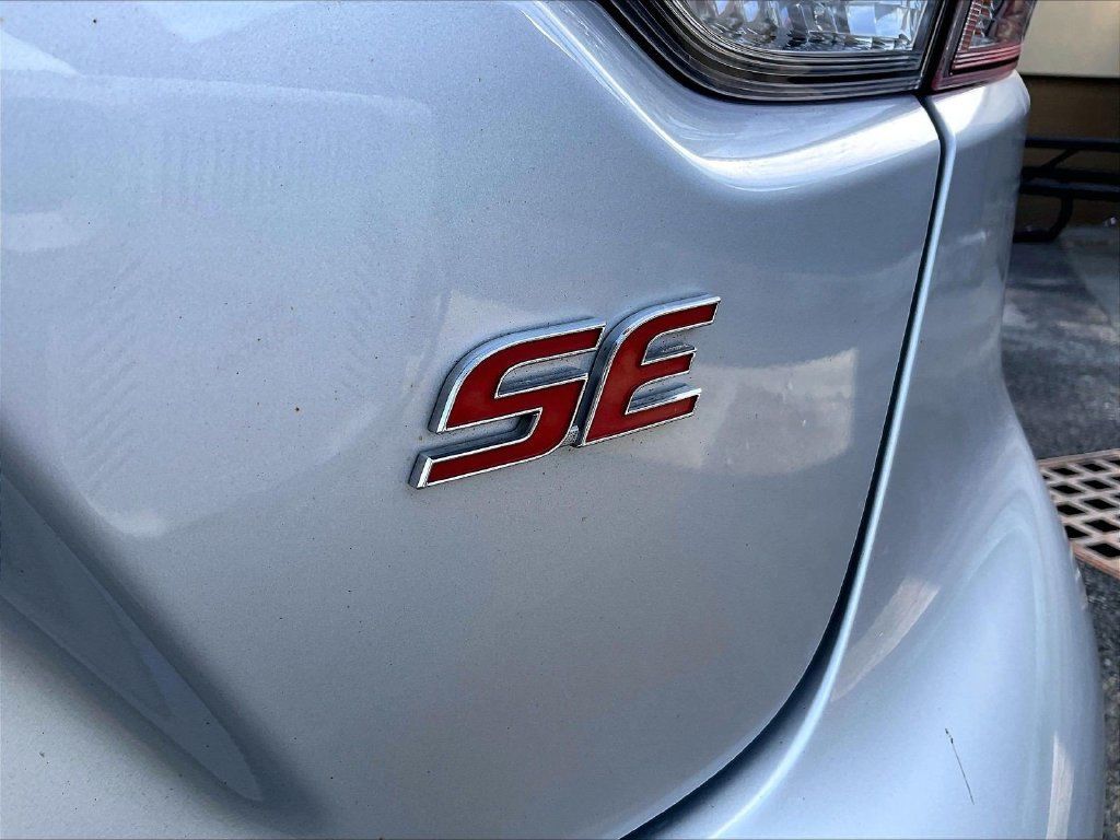 Used 2021 Toyota Corolla SE w/ Carpet Mat Package (TMS) FWD image 29