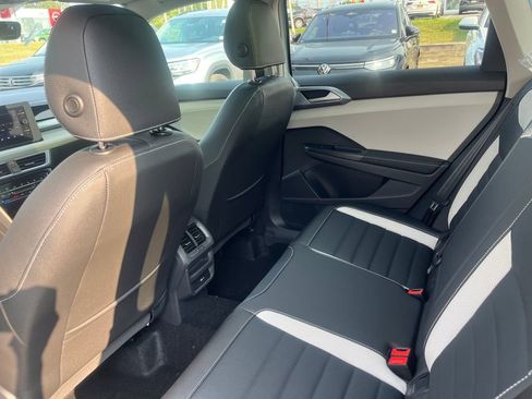 New 2025 Volkswagen Taos SEL image 14