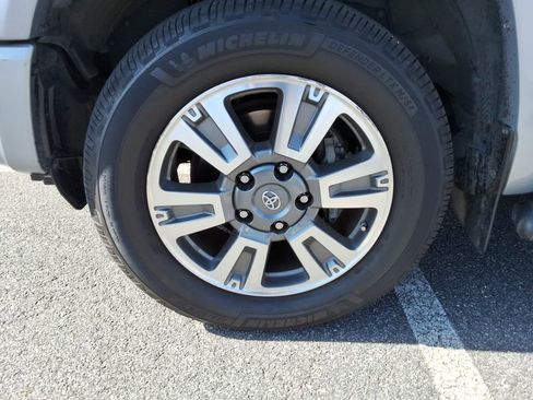 Used 2019 Toyota Tundra Platinum image 9