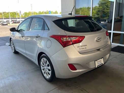 Used 2017 Hyundai Elantra GT FWD image 14