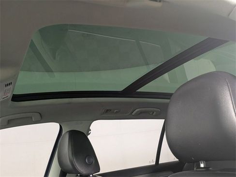 Used 2015 Volkswagen Golf SE image 13