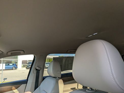 Certified 2024 Volkswagen Atlas SE FWD image 19