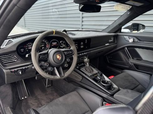 Certified 2025 Porsche 911 GT3 RS RWD image 4