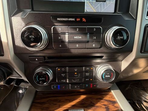 Used 2018 Ford F150 Lariat w/ Equipment Group 502A Luxury image 26