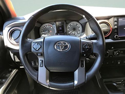 Used 2020 Toyota Tacoma TRD Sport w/ Technology Package AWD/4WD image 17