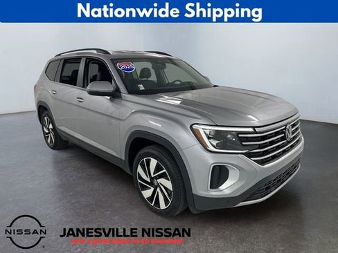 Used 2025 Volkswagen Atlas SE image 1