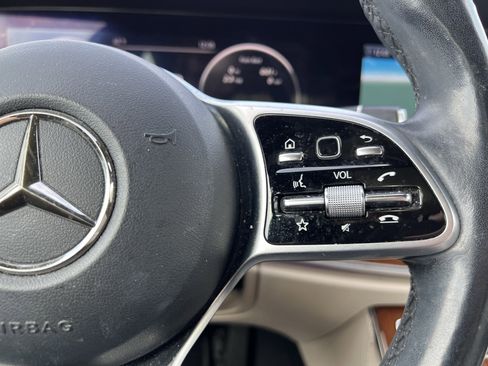 Certified 2019 Mercedes-Benz E 300 4MATIC image 20