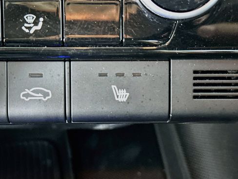 Used 2025 Hyundai Elantra SEL FWD image 26