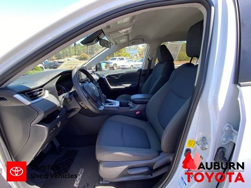 Certified 2022 Toyota RAV4 LE w/ Carpet Mat Package (TMS) AWD/4WD image 31
