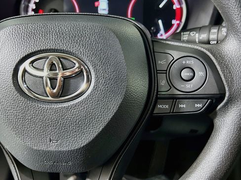 Used 2025 Toyota RAV4 XLE w/ Convenience Package FWD image 20