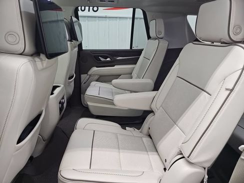 Used 2024 GMC Yukon Denali w/ Advanced Technology Package AWD/4WD image 37