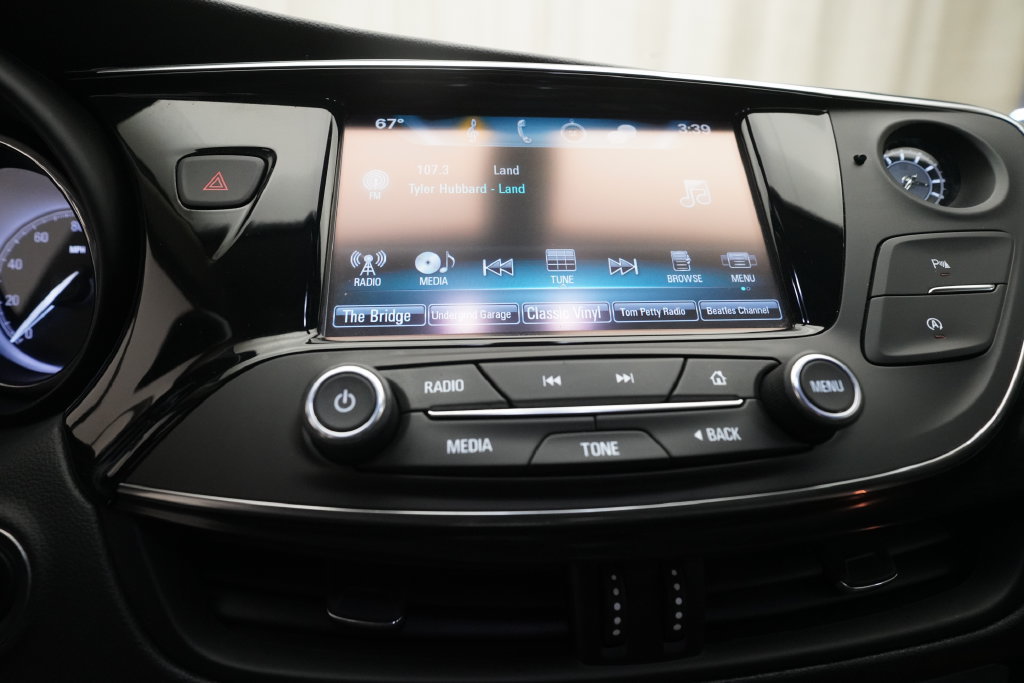 Used 2019 Buick Envision Essence FWD image 6
