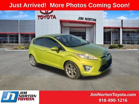 Used 2013 Ford Fiesta Titanium image 1