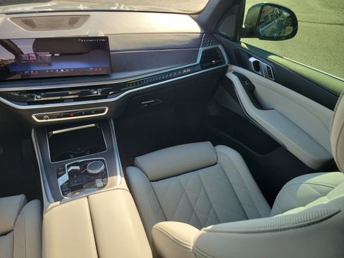 Used 2025 BMW X5 xDrive40i w/ Premium Package image 17