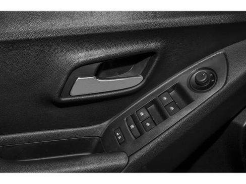 Used 2015 Chevrolet Trax LT w/ LT Sun and Sound Package FWD image 23