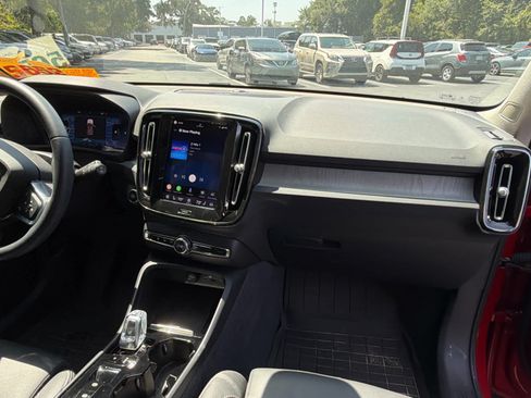 Certified 2024 Volvo XC40 B5 Ultimate w/ Protection Package Premier AWD/4WD image 55