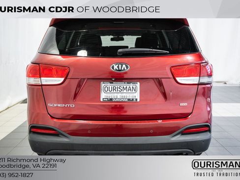 Used 2016 Kia Sorento LX w/ LX Convenience Package image 6