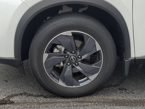 Certified 2024 Nissan Rogue SV w/ SV Premium Package FWD image 10