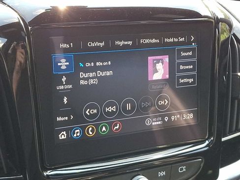 Used 2023 Chevrolet Traverse LT w/ LT Premium Package AWD/4WD image 18