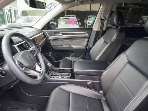 Certified 2023 Volkswagen Atlas SE FWD image 17