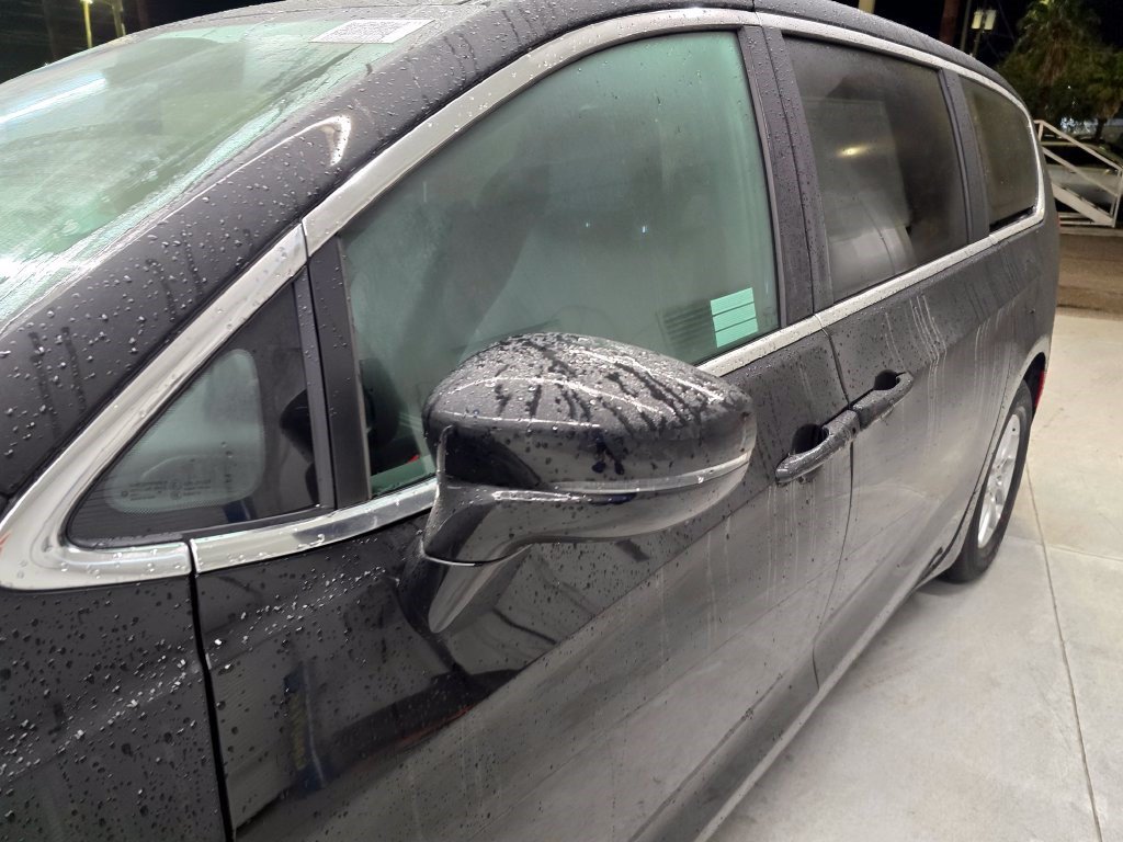 New 2027 Chrysler Pacifica Select FWD image 9