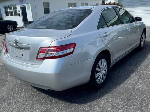 Used 2011 Toyota Camry FWD image 7