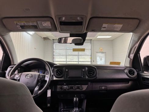 Used 2019 Toyota Tacoma SR w/ SR Convenience Package image 18