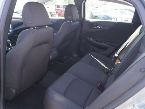Used 2025 Chevrolet Malibu RS FWD image 7