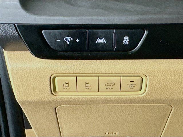 Used 2024 Kia Carnival EX FWD image 12