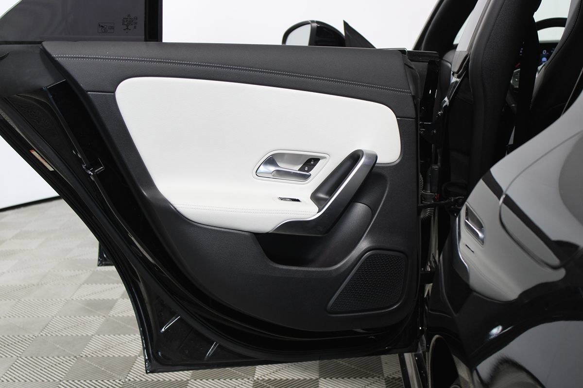 Used 2023 Mercedes-Benz CLA 250 image 24