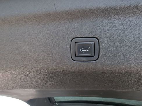 Used 2023 GMC Yukon Denali AWD/4WD image 39