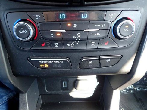 Used 2019 Ford Escape SE image 22