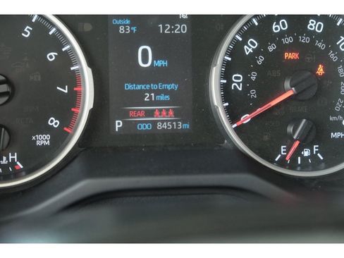 Used 2021 Toyota RAV4 LE AWD/4WD image 16