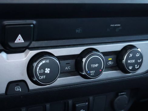 Used 2022 Toyota Tacoma SR image 20