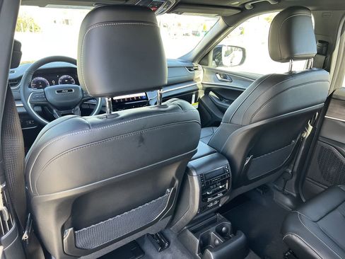 New 2025 Jeep Grand Cherokee L Limited AWD/4WD image 23