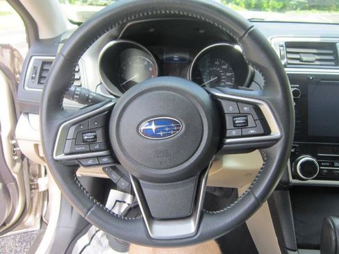 Used 2018 Subaru Outback 2.5i Premium AWD/4WD image 10