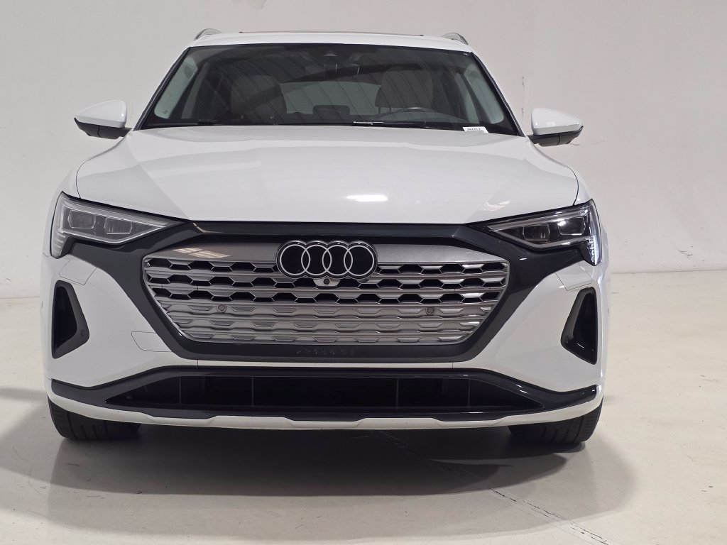 Used 2024 Audi Q8 e-tron Premium Plus AWD/4WD image 2